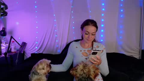 Snapshot of its_allixo chatting on 07/13/26, 05:27 Alli online show from 07/13/26, 05:27