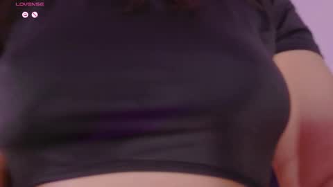 Snapshot of its_bunnyy chatting on 03/21/26, 01:10 K A R I online show from 03/21/26, 01:10