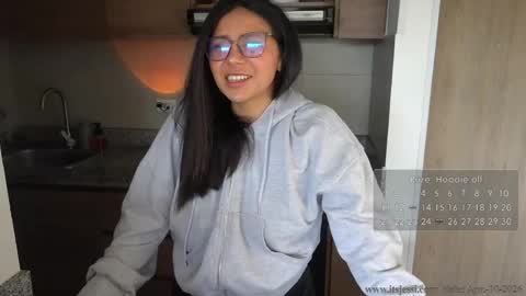 Snapshot of its_jessi chatting on 04/10/26, 08:46 Jessi online show from 04/10/26, 08:46