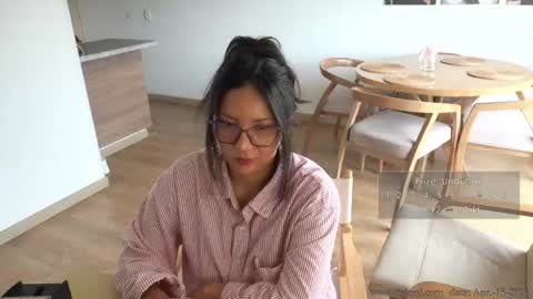 Snapshot of its_jessi chatting on 04/15/26, 08:20 Jessi online show from 04/15/26, 08:20