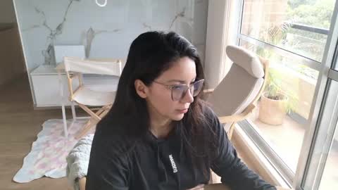 Snapshot of its_jessi chatting on 05/11/26, 08:28 Jessi online show from 05/11/26, 08:28