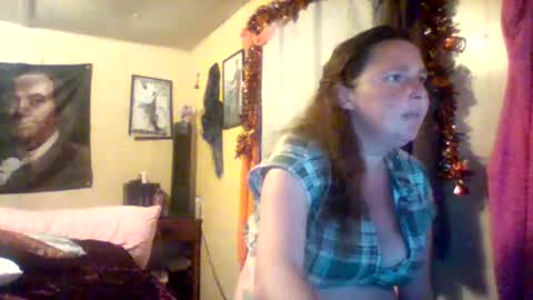 Snapshot of its_kimber chatting on 12/19/25, 03:41 its kimber online show from 12/19/25, 03:41