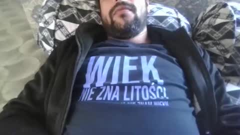 Snapshot of its_me_2323 chatting on 04/06/26, 04:57 its_me_2323 online show from 04/06/26, 04:57