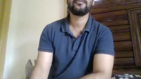 Snapshot of its_me_2323 chatting on 05/12/26, 05:15 its_me_2323 online show from 05/12/26, 05:15