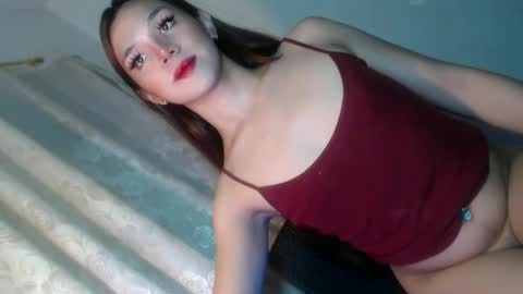 Snapshot of its_me_ezzie chatting on 02/25/25, 08:19 EZZIE online show from 02/25/25, 08:19