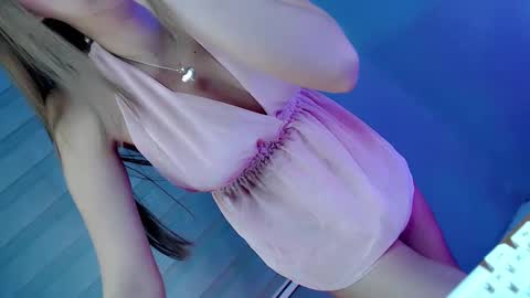 Snapshot of its_me_hedone chatting on 01/22/25, 10:15 Pixie online show from 01/22/25, 10:15