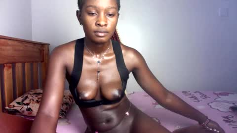 Snapshot of its_miah chatting on 05/31/26, 10:11 miah online show from 05/31/26, 10:11