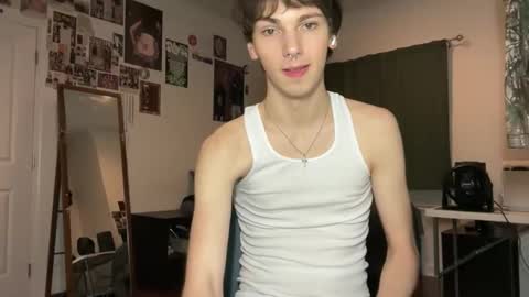 Snapshot of its_rowan chatting on 11/09/25, 02:43 Rowan online show from 11/09/25, 02:43