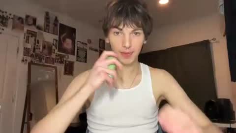 Snapshot of its_rowan chatting on 11/12/25, 02:34 Rowan online show from 11/12/25, 02:34