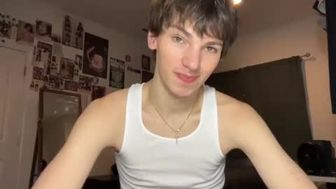 Snapshot of its_rowan chatting on 11/13/25, 02:43 Rowan online show from 11/13/25, 02:43