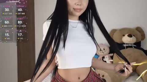 Snapshot of itsdevilcat chatting on 09/16/25, 07:37 Queen Liya online show from 09/16/25, 07:37