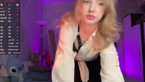 Snapshot of itsevedarkside_ chatting on 06/18/26, 06:02 Eva online show from 06/18/26, 06:02