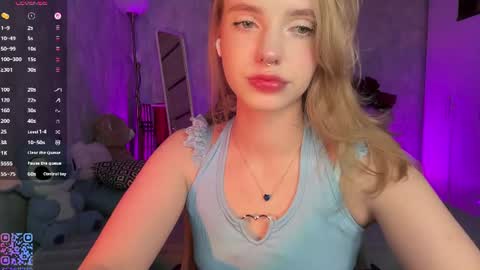 Snapshot of itsevedarkside_ chatting on 06/19/26, 05:56 Eva online show from 06/19/26, 05:56