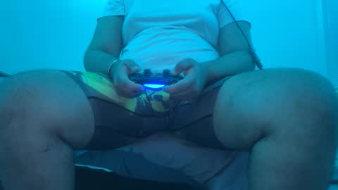 Snapshot of itsfentyheaux chatting on 04/14/26, 04:18 Chub Gooner online show from 04/14/26, 04:18