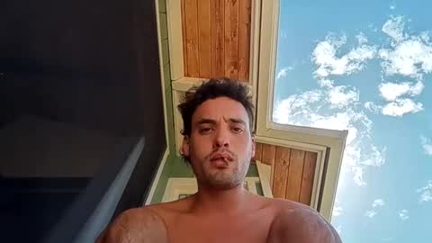 Snapshot of itsfrank84 chatting on 10/27/25, 10:36 itsfrank84 online show from 10/27/25, 10:36