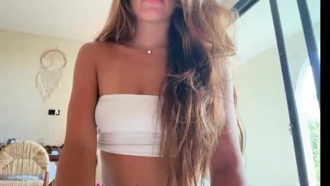 Snapshot of itskatarina chatting on 04/05/26, 05:59 katarina online show from 04/05/26, 05:59