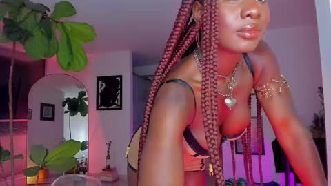 Snapshot of itslau_ chatting on 03/19/26, 02:48 lau online show from 03/19/26, 02:48