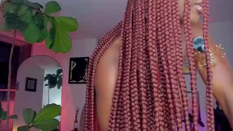 Snapshot of itslau_ chatting on 03/27/26, 11:59 lau online show from 03/27/26, 11:59