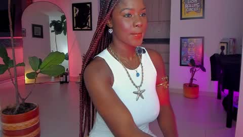 Snapshot of itslau_ chatting on 03/30/26, 12:00 lau online show from 03/30/26, 12:00