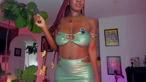 Snapshot of itslau_ chatting on 03/31/26, 02:46 lau online show from 03/31/26, 02:46