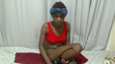 Laynne online show from 10/30/25, 07:14