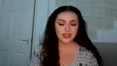 Snapshot of itslunahaze chatting on 01/09/26, 12:13 itslunahaze online show from 01/09/26, 12:13