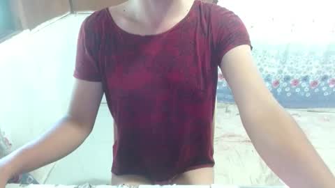 Snapshot of itsmelily05 chatting on 03/19/26, 05:33 itsmelily05 online show from 03/19/26, 05:33