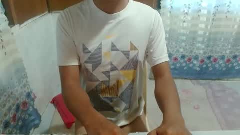 Snapshot of itsmelily05 chatting on 03/20/26, 10:36 itsmelily05 online show from 03/20/26, 10:36