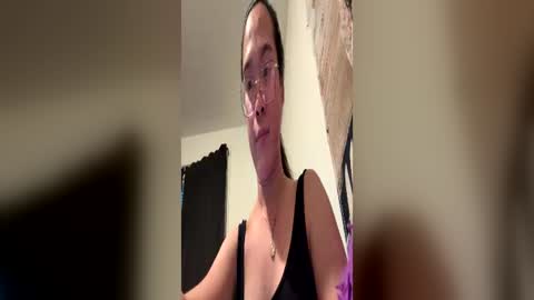 Snapshot of itsmelily05 chatting on 07/08/26, 12:59 itsmelily05 online show from 07/08/26, 12:59