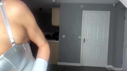 Snapshot of itsmelolax chatting on 10/14/25, 05:25 Lola online show from 10/14/25, 05:25