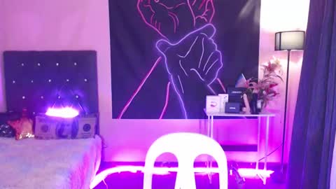 Siana online show from 03/12/25, 08:19