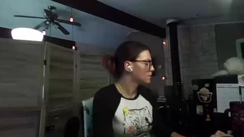 ItsMeSophie X online show from 10/14/25, 04:19