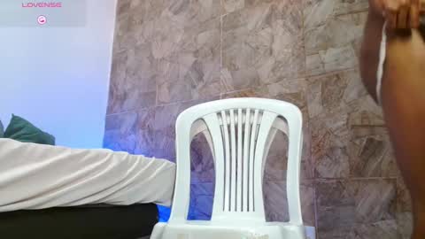 Snapshot of itsmikenoir chatting on 10/13/25, 01:44 Limited offer 50 online show from 10/13/25, 01:44