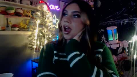 Snapshot of itsnickibabyy chatting on 12/25/24, 11:31 Nicki Foxx online show from 12/25/24, 11:31