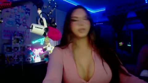 Snapshot of itsnickibabyy chatting on 11/07/25, 02:22 Nicki Foxx online show from 11/07/25, 02:22