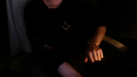 itsnotliam834 online show from 01/02/25, 10:33