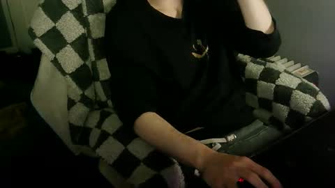 itsnotliam834 online show from 10/19/25, 02:12