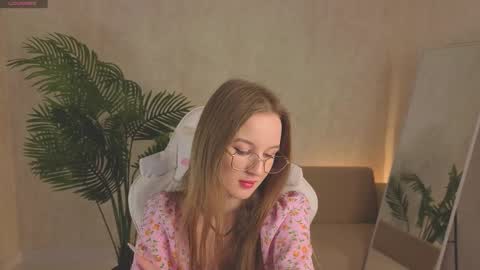 Snapshot of itsolivegarden chatting on 10/22/25, 05:52 itsolivegarden online show from 10/22/25, 05:52