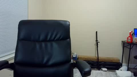 Snapshot of itstarzan chatting on 04/07/26, 12:55 TARZAN online show from 04/07/26, 12:55