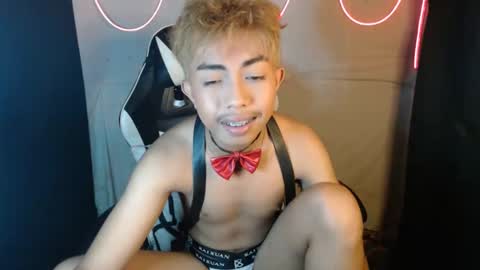 Snapshot of itsyourcummerboy_xx chatting on 04/14/26, 03:18 Kyle online show from 04/14/26, 03:18