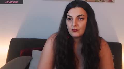 Snapshot of itsyourlady chatting on 12/15/24, 01:54 Melissa Khaan online show from 12/15/24, 01:54