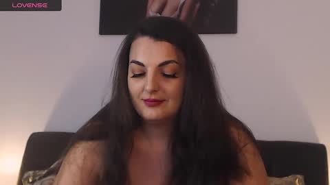 Snapshot of itsyourlady chatting on 01/12/25, 01:58 Melissa Khaan online show from 01/12/25, 01:58