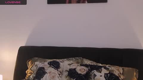 Snapshot of itsyourlady chatting on 01/20/25, 12:28 Melissa Khaan online show from 01/20/25, 12:28