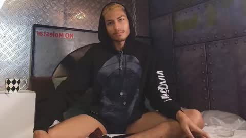 itszairen online show from 02/12/26, 04:29