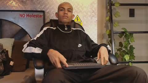 itszairen online show from 02/17/26, 04:20