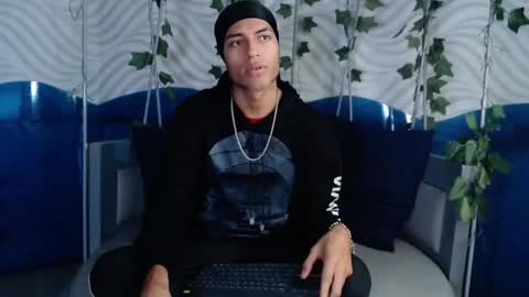 Snapshot of itszairen chatting on 03/16/26, 05:44 itszairen online show from 03/16/26, 05:44