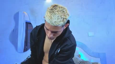 Snapshot of itszairen chatting on 04/14/26, 03:23 itszairen online show from 04/14/26, 03:23