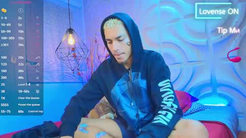 Snapshot of itszairen chatting on 04/16/26, 04:13 itszairen online show from 04/16/26, 04:13