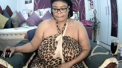 itumeleng74 online show from 02/11/25, 06:33