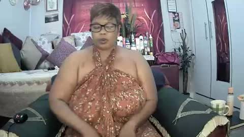 itumeleng74 online show from 02/15/25, 05:09